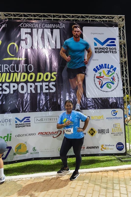 O painel com as marcas da 1ª edição: cada atleta levou uma foto com os patrocinadores.